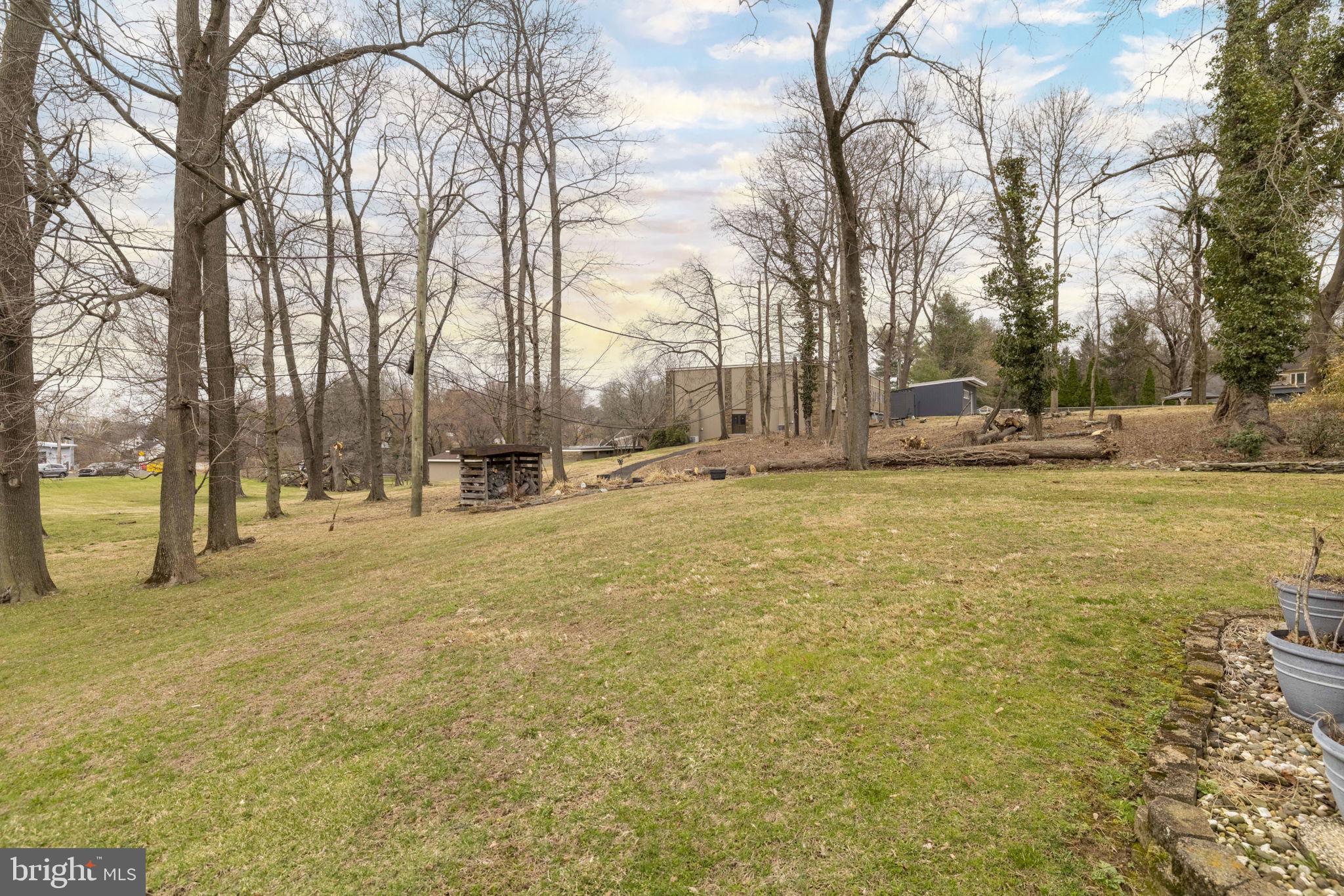 HUNTINGDON VALLEY - Residential