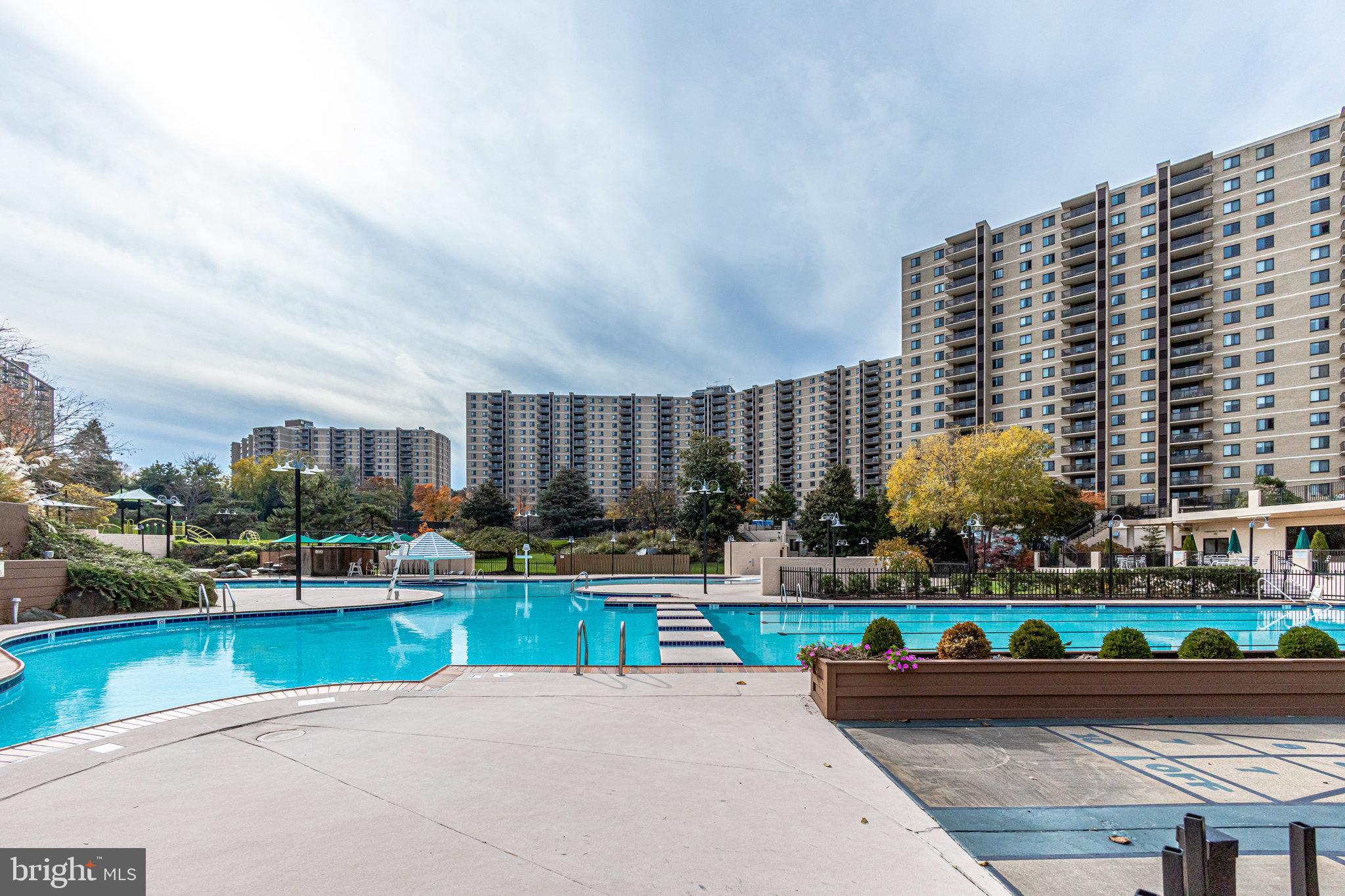 WATERGATE AT LANDMARK - Residential