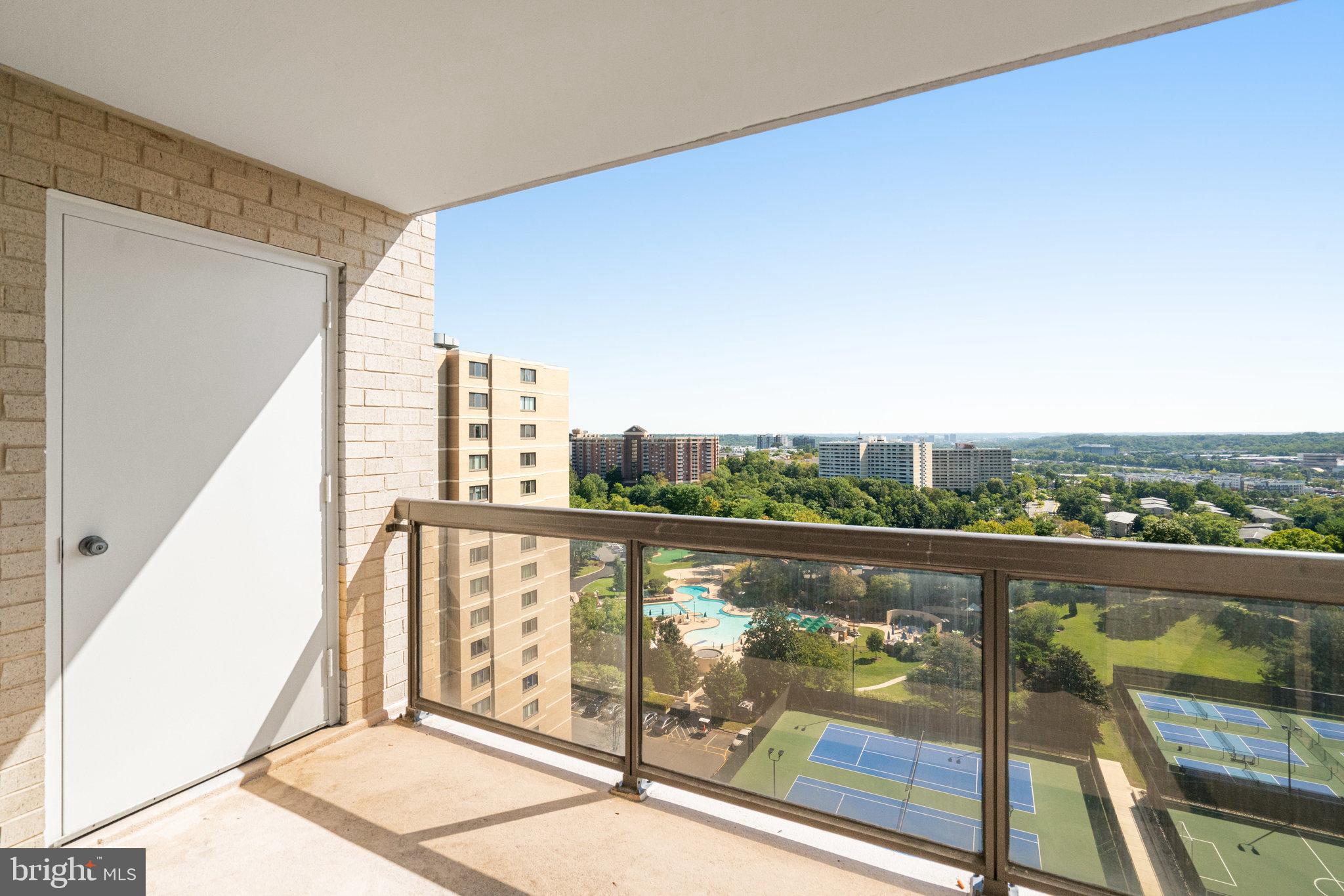 WATERGATE AT LANDMARK - Residential