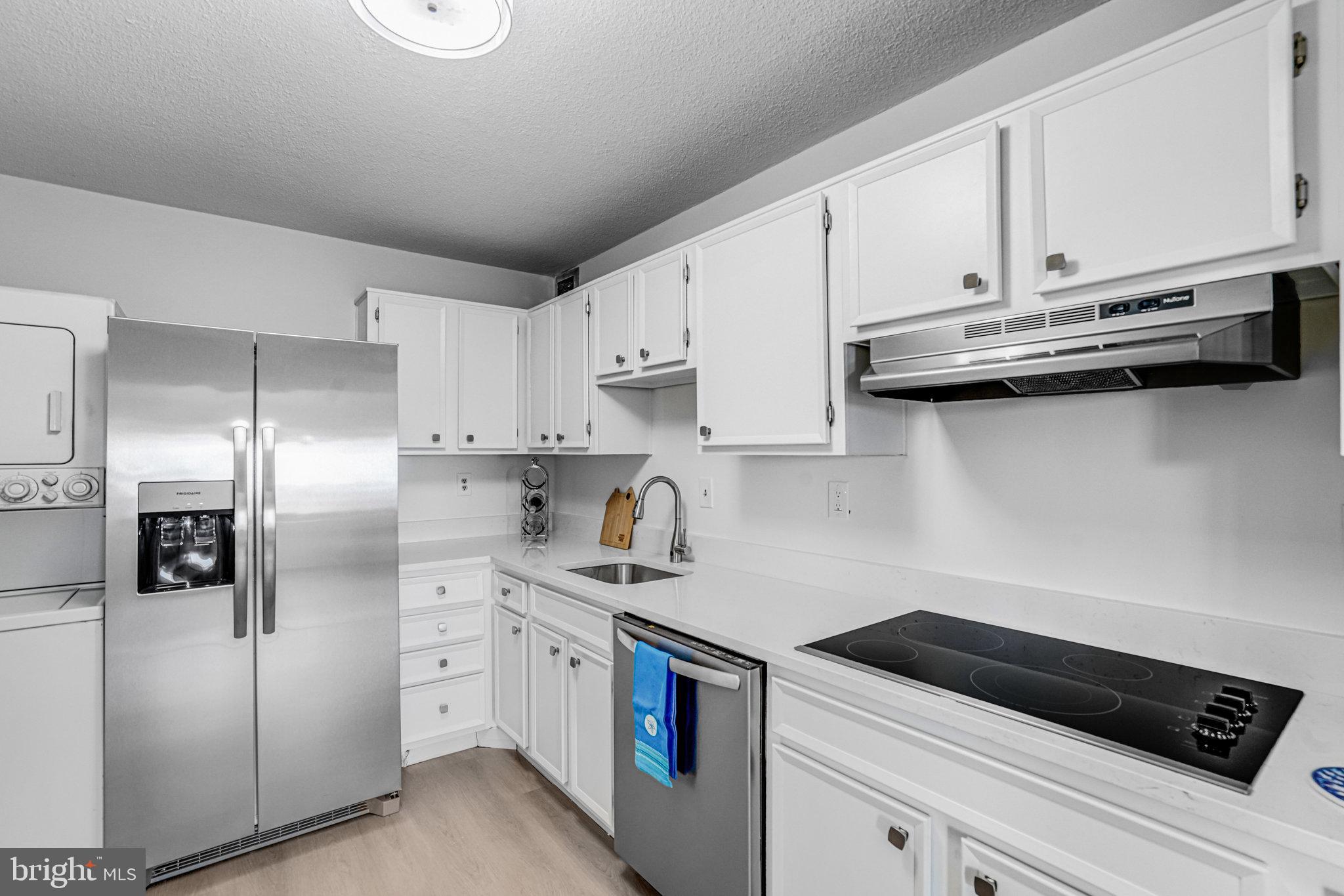 WATERGATE AT LANDMARK - Residential