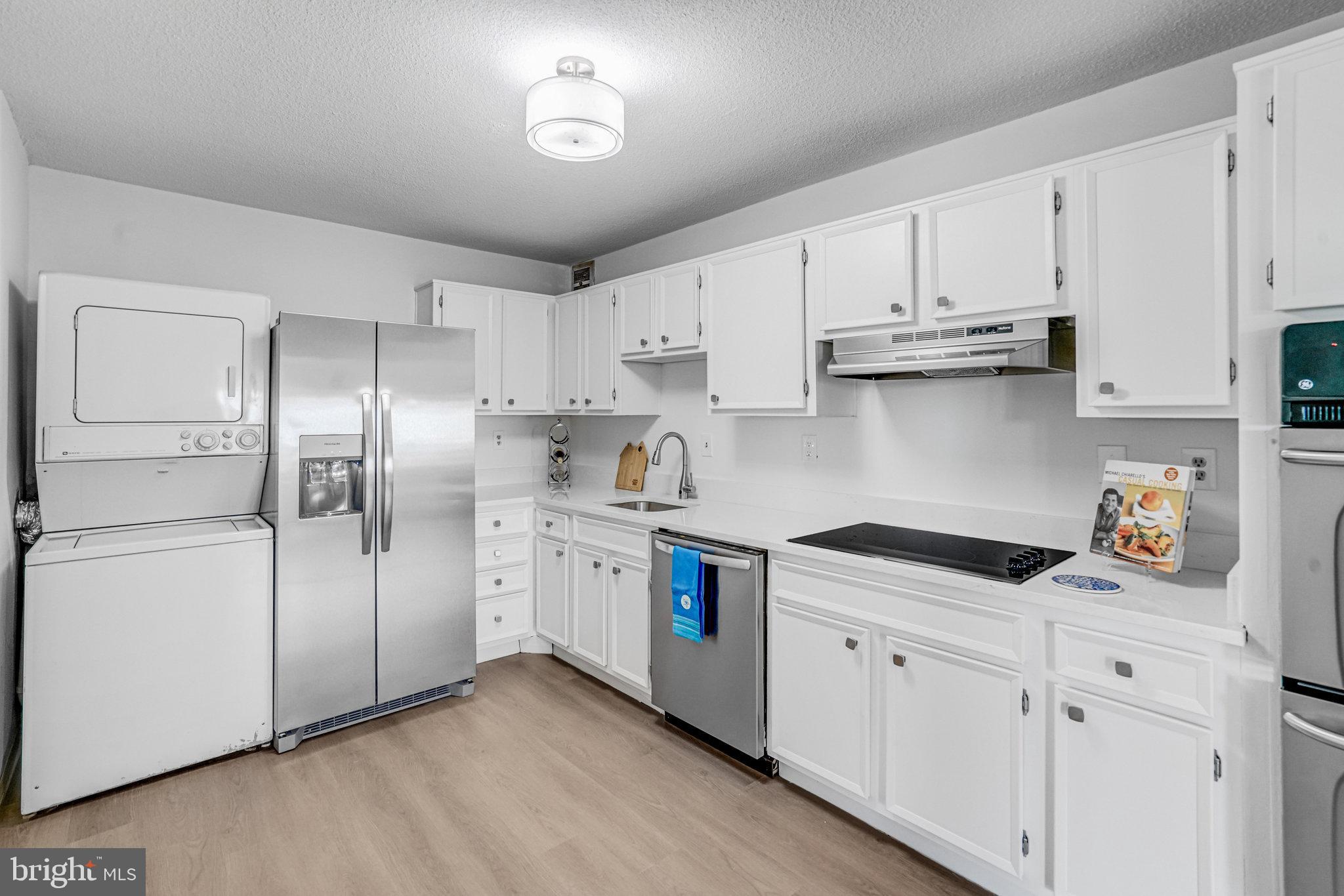 WATERGATE AT LANDMARK - Residential