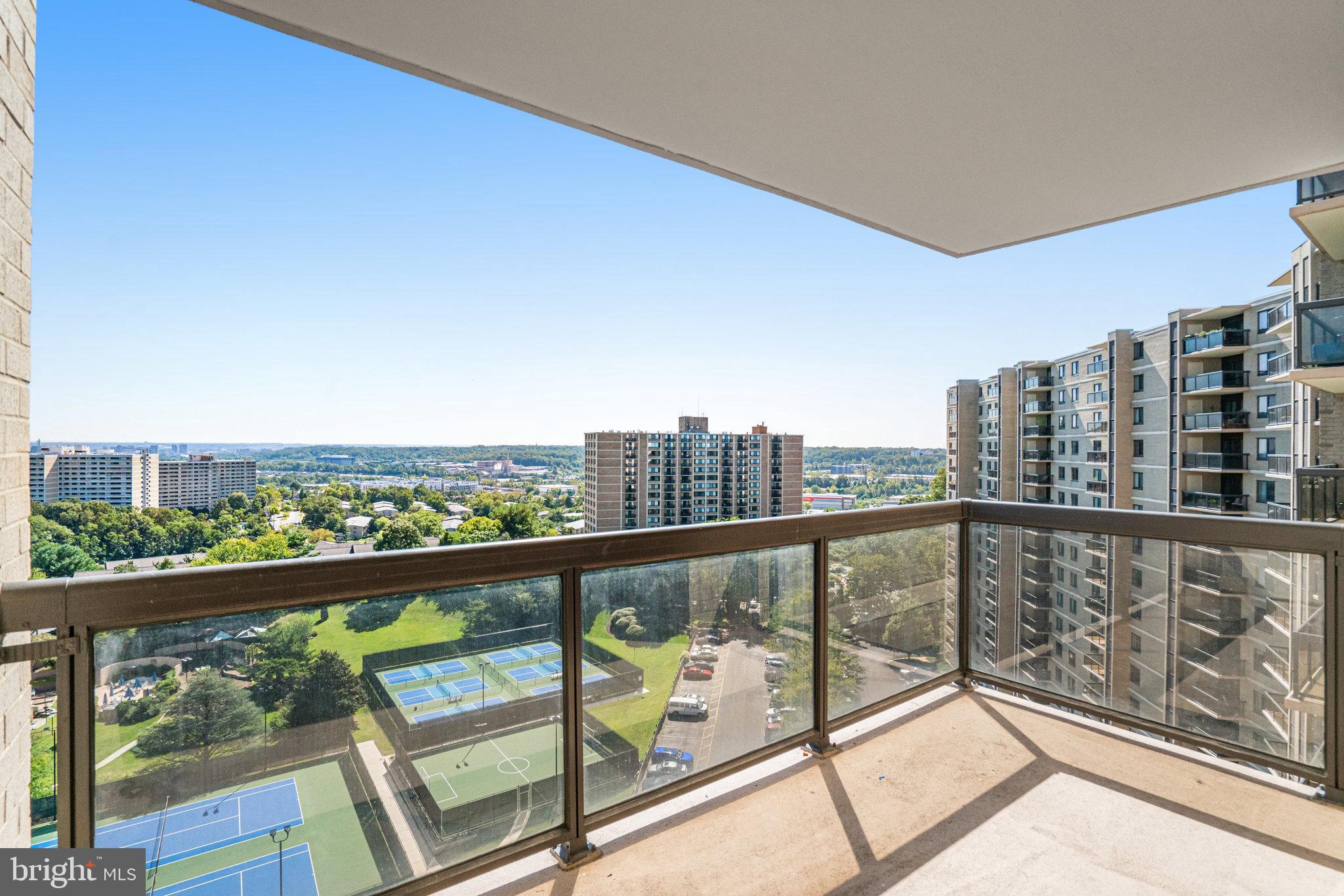 WATERGATE AT LANDMARK - Residential