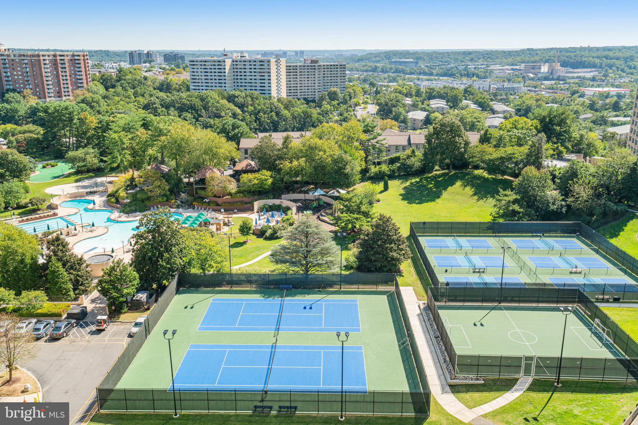 WATERGATE AT LANDMARK - Residential