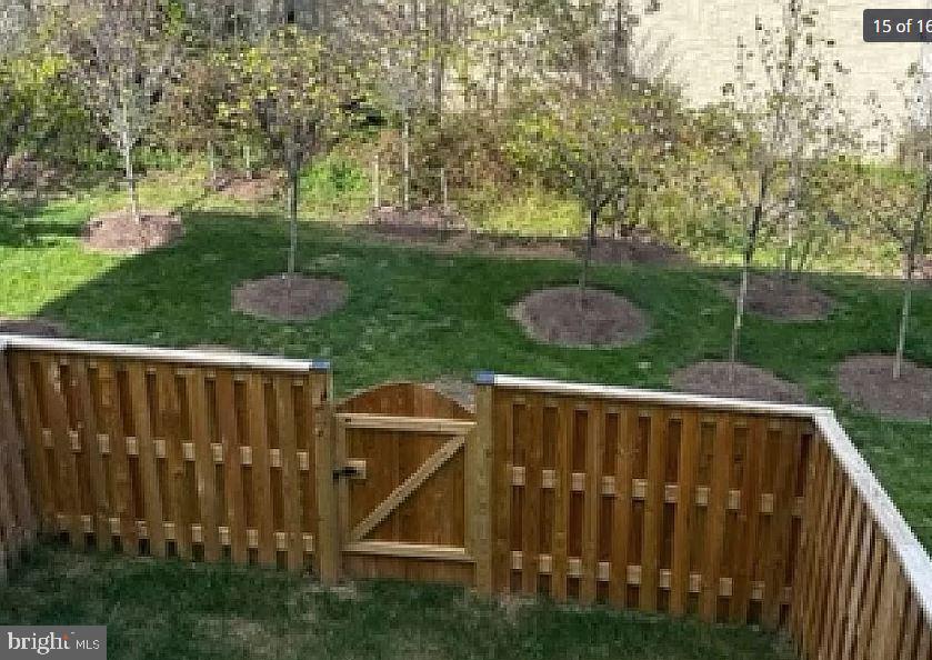 ROBINSON MANOR - Residential