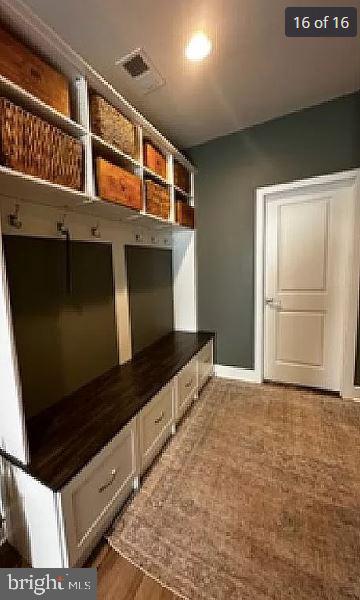 ROBINSON MANOR - Residential