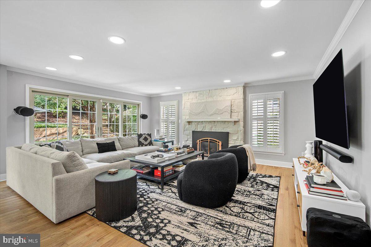 LUXMANOR - Residential