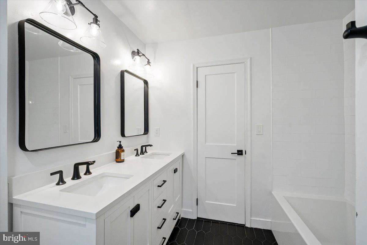 LUXMANOR - Residential