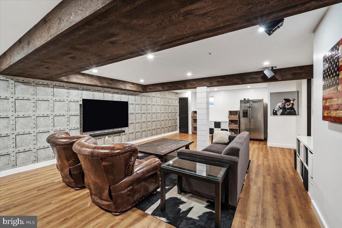 LUXMANOR - Residential