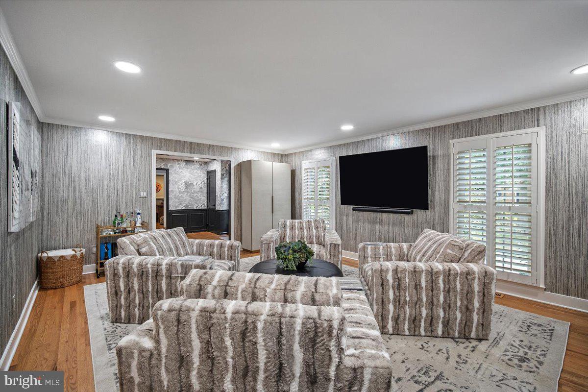 LUXMANOR - Residential