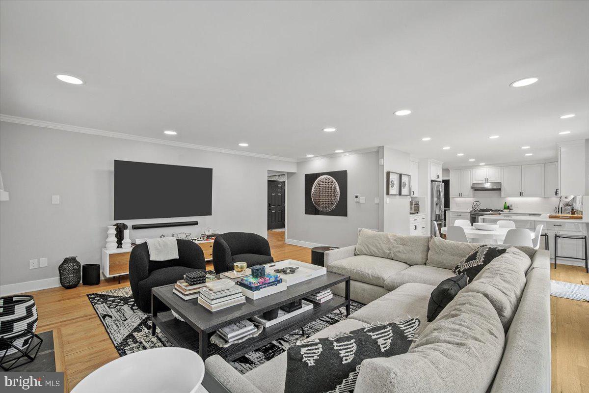 LUXMANOR - Residential