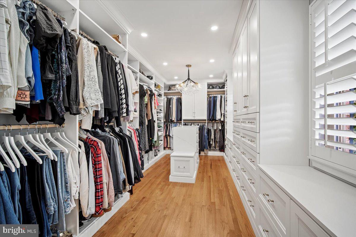 LUXMANOR - Residential