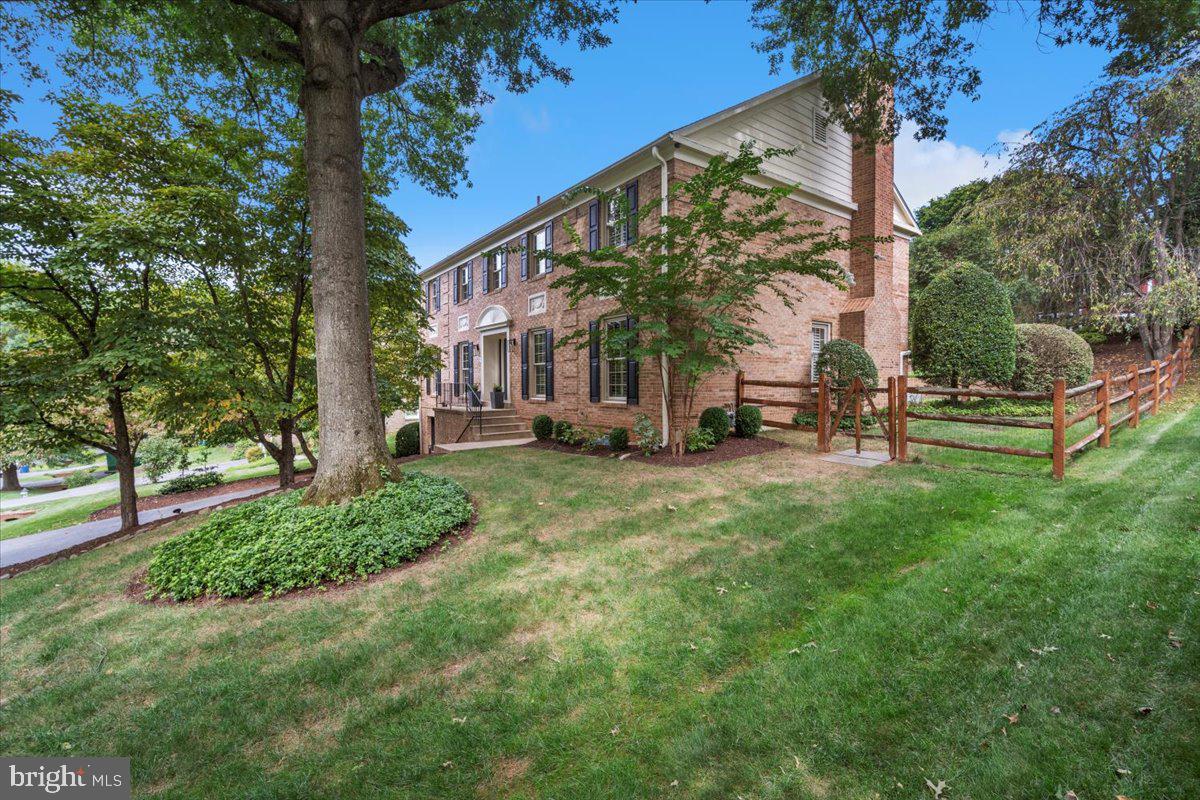 LUXMANOR - Residential