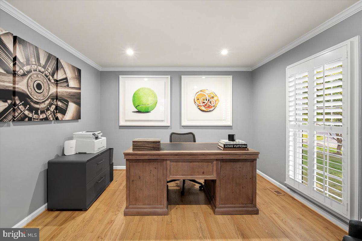 LUXMANOR - Residential