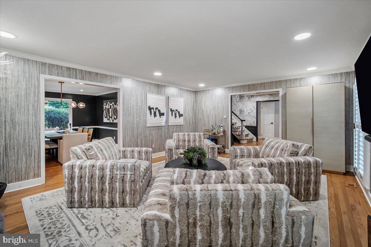 LUXMANOR - Residential