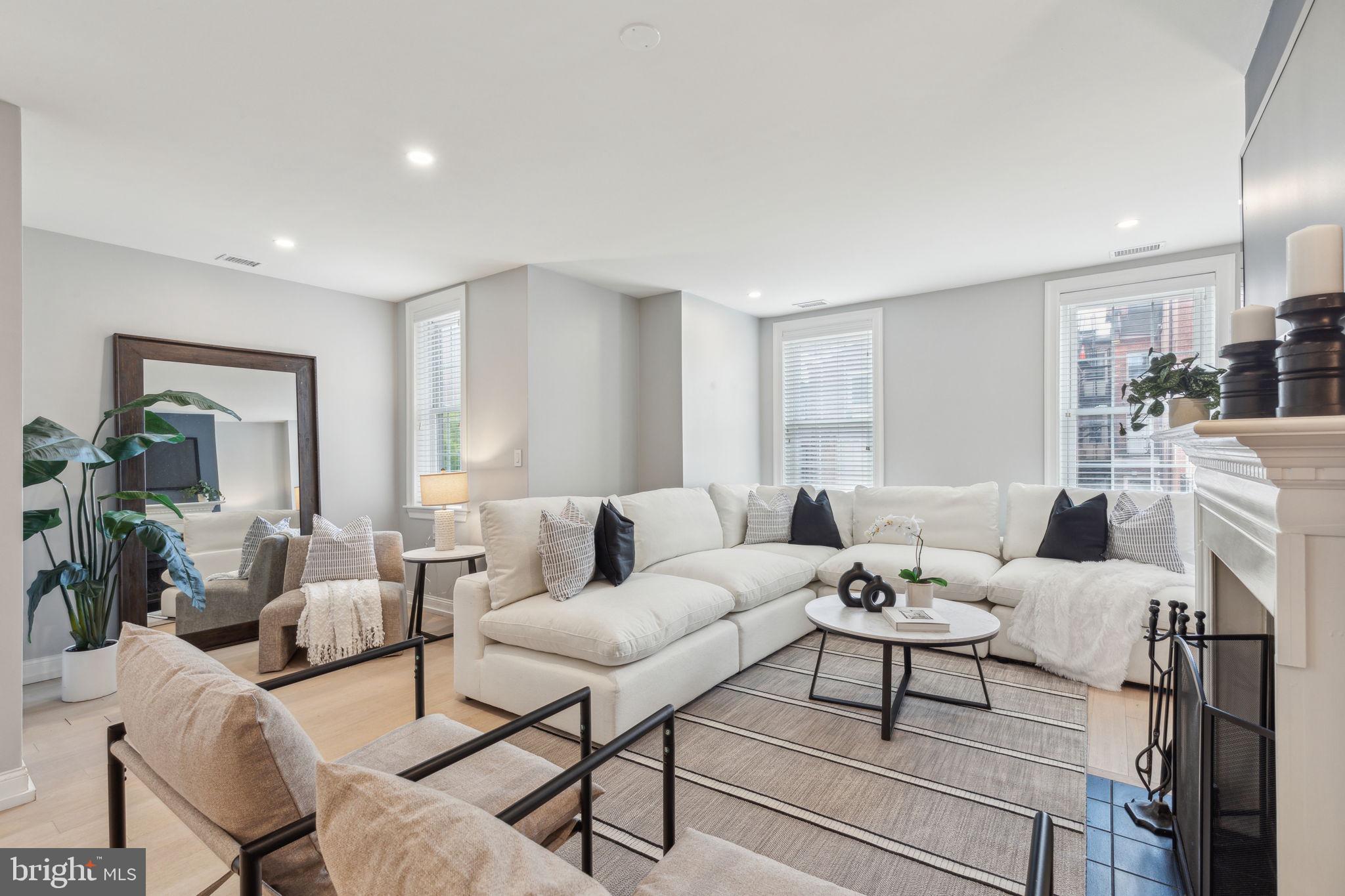 WASHINGTON SQ WEST - Residential