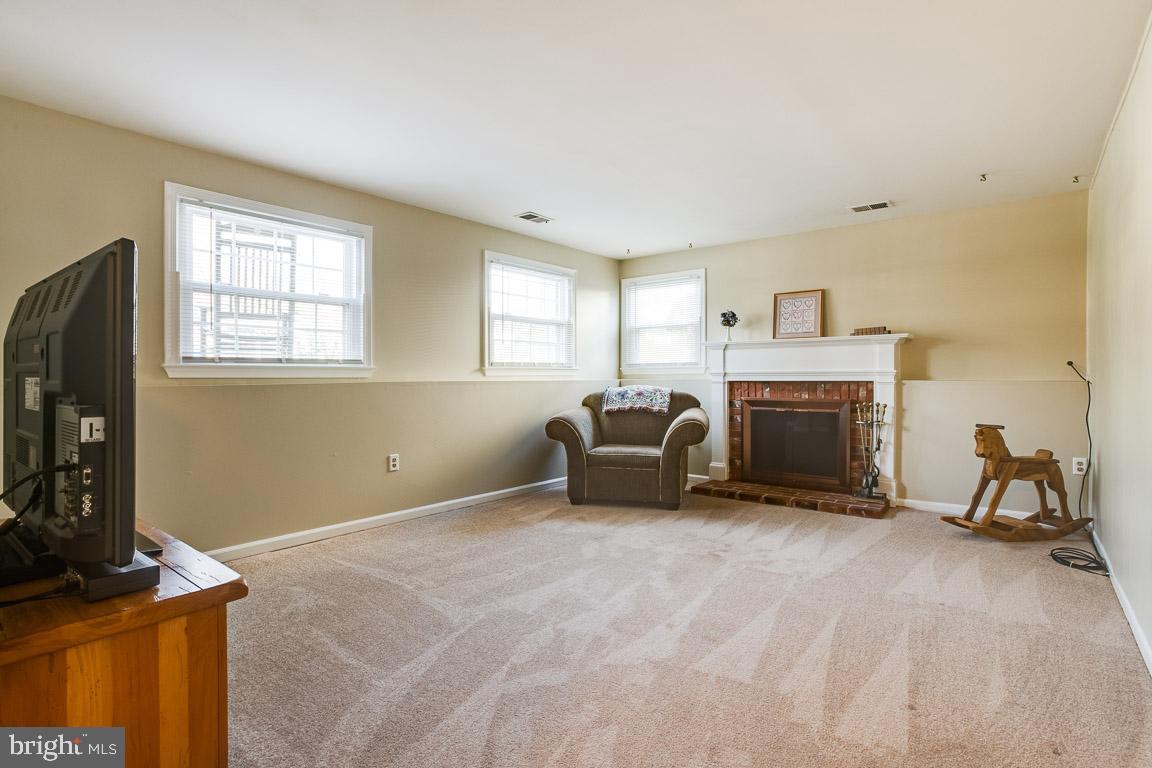 LAKEWOOD HILLS - Residential