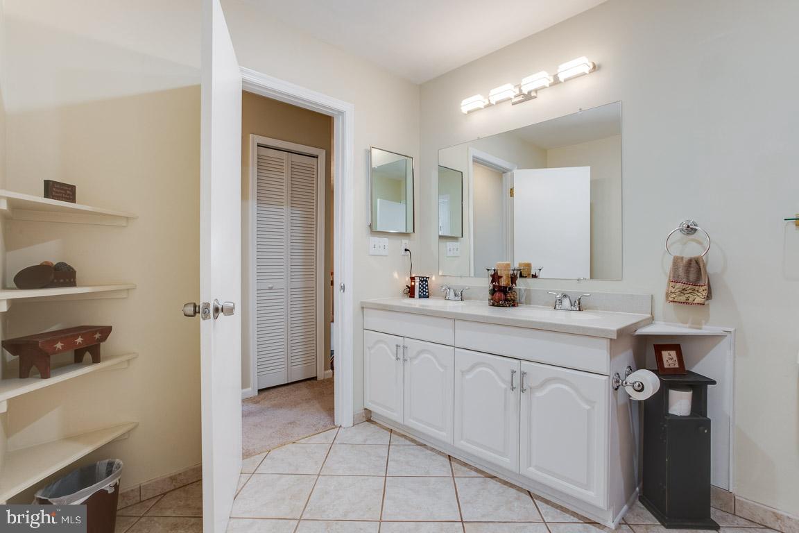 LAKEWOOD HILLS - Residential