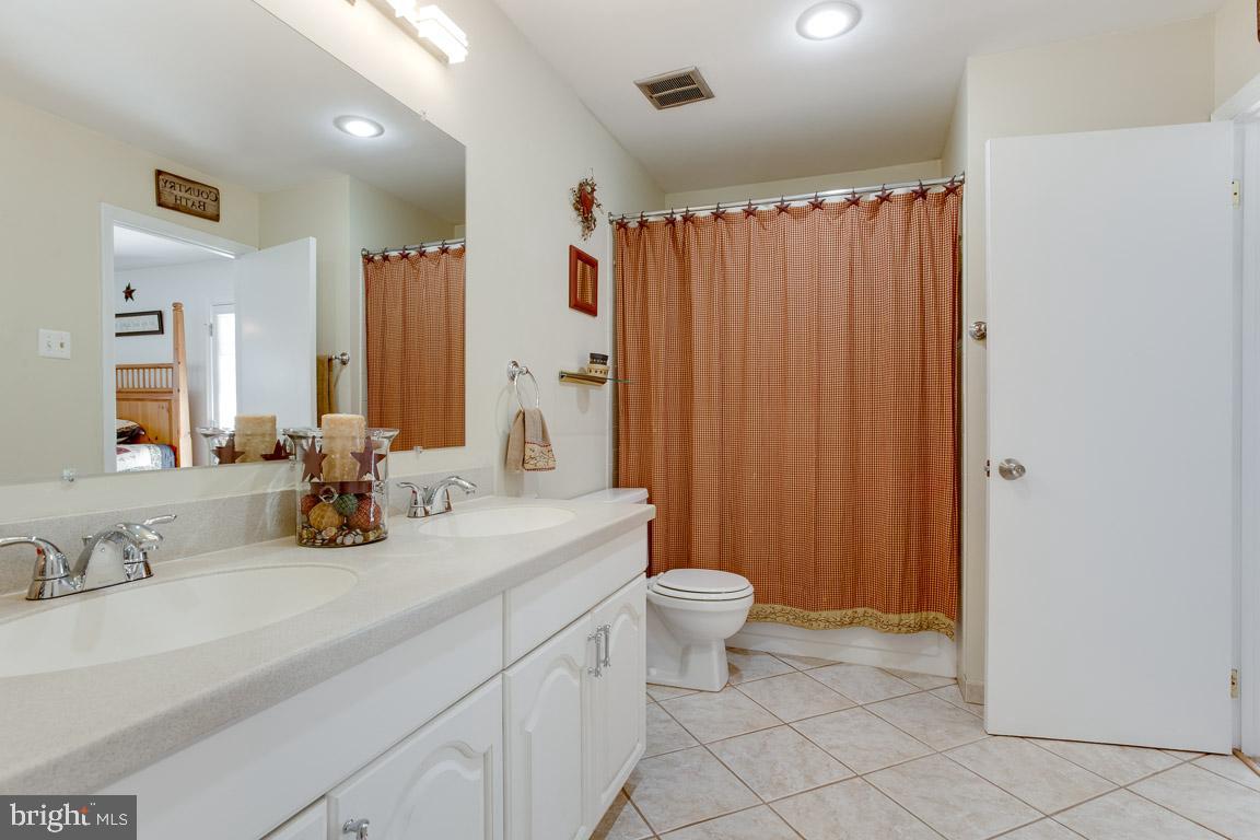 LAKEWOOD HILLS - Residential