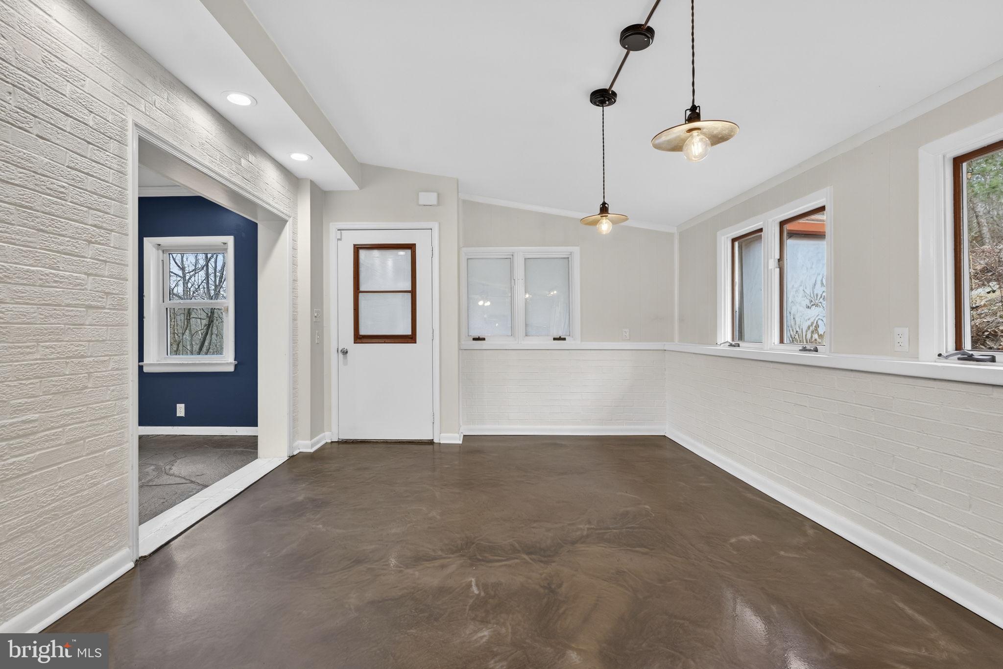 BULL RUN MOUNTAIN - Residential