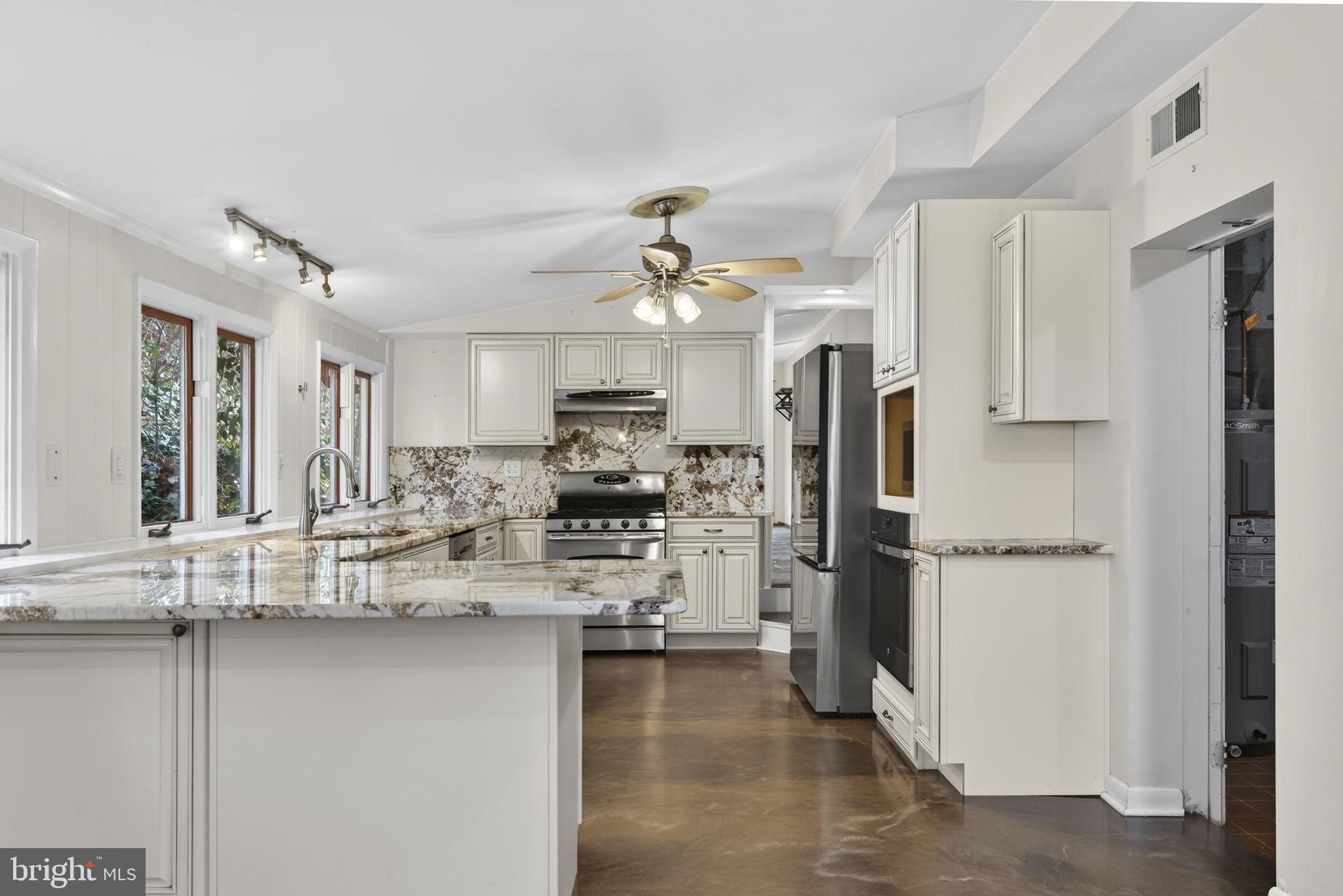 BULL RUN MOUNTAIN - Residential