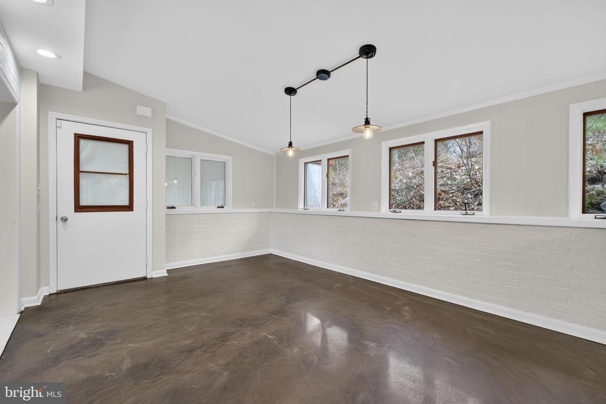 BULL RUN MOUNTAIN - Residential