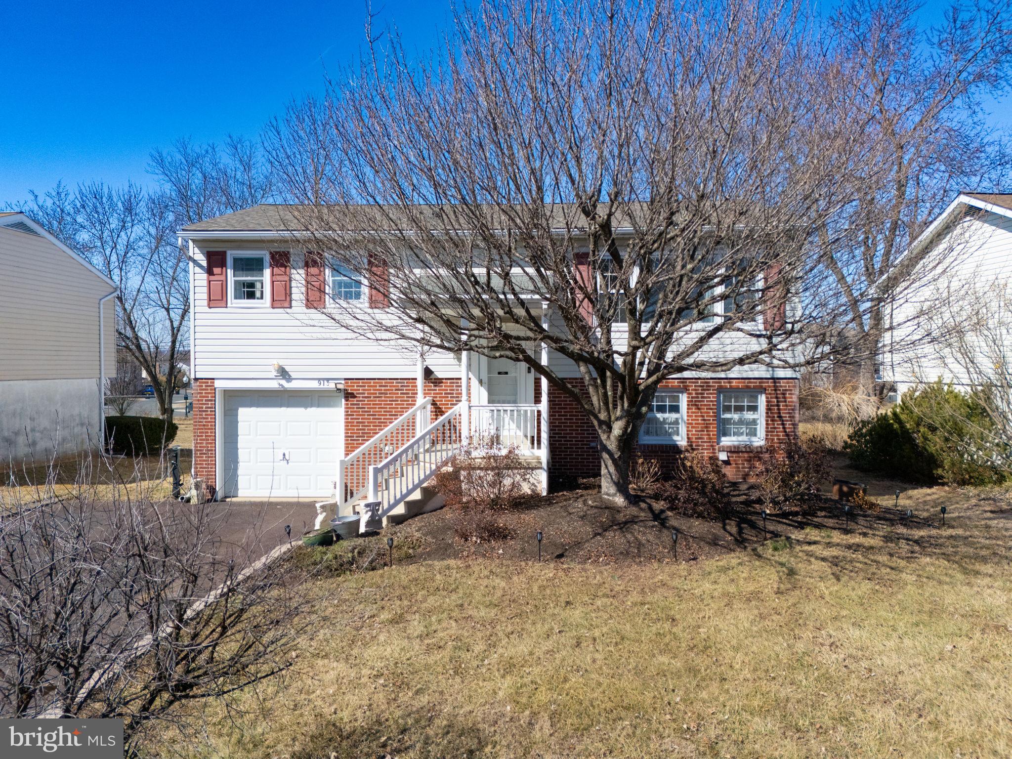 PENNSBURG - Residential