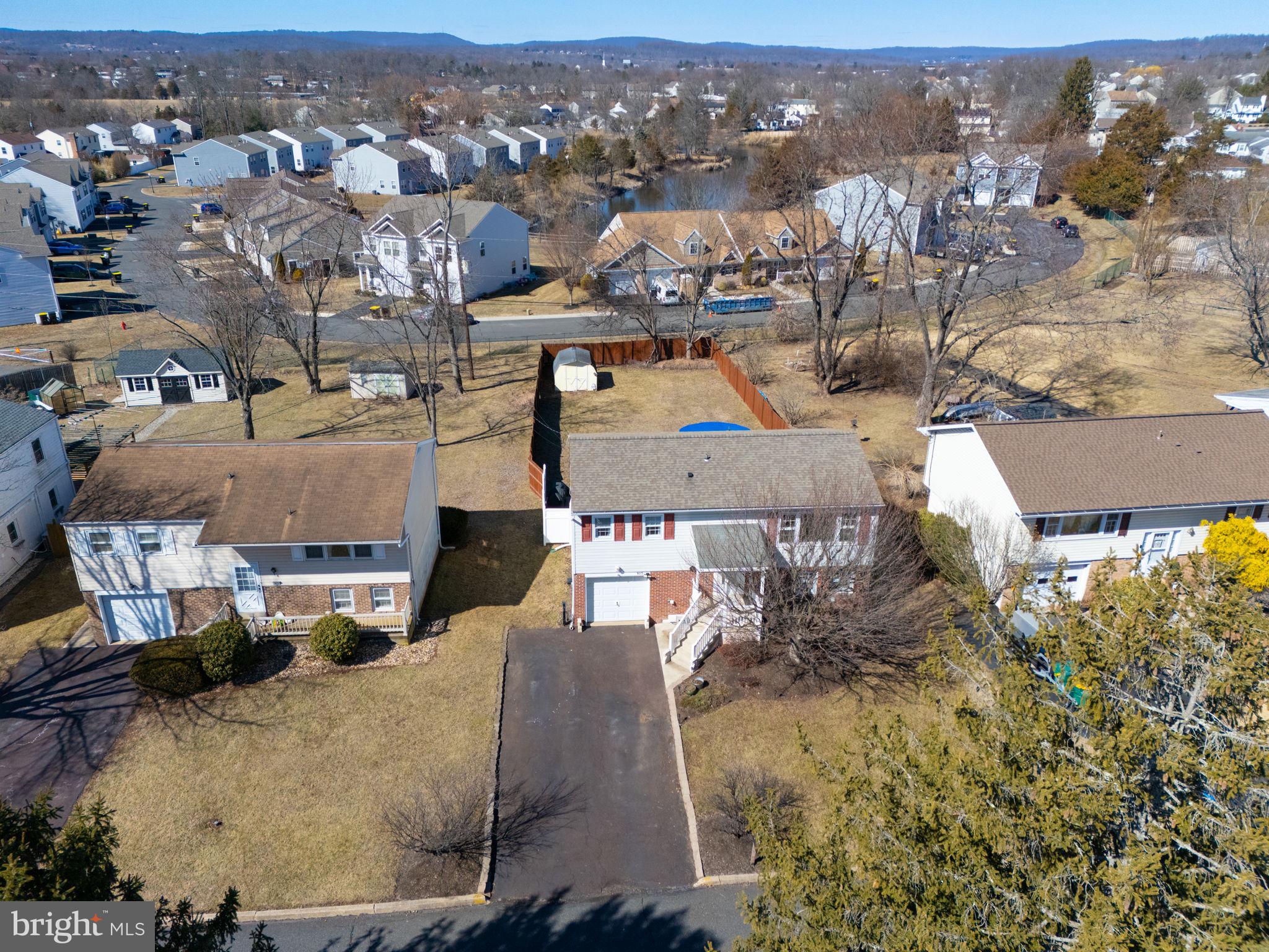 PENNSBURG - Residential