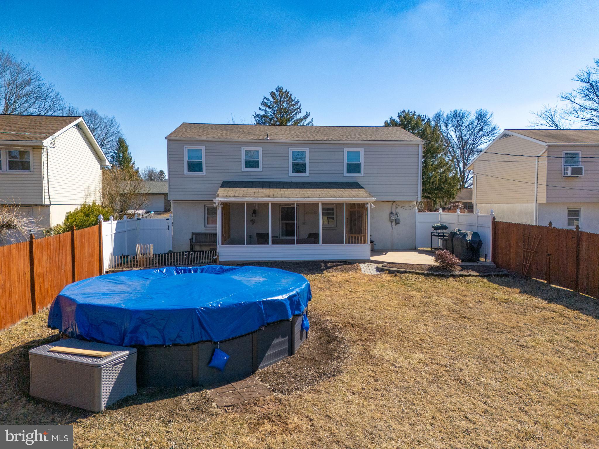 PENNSBURG - Residential