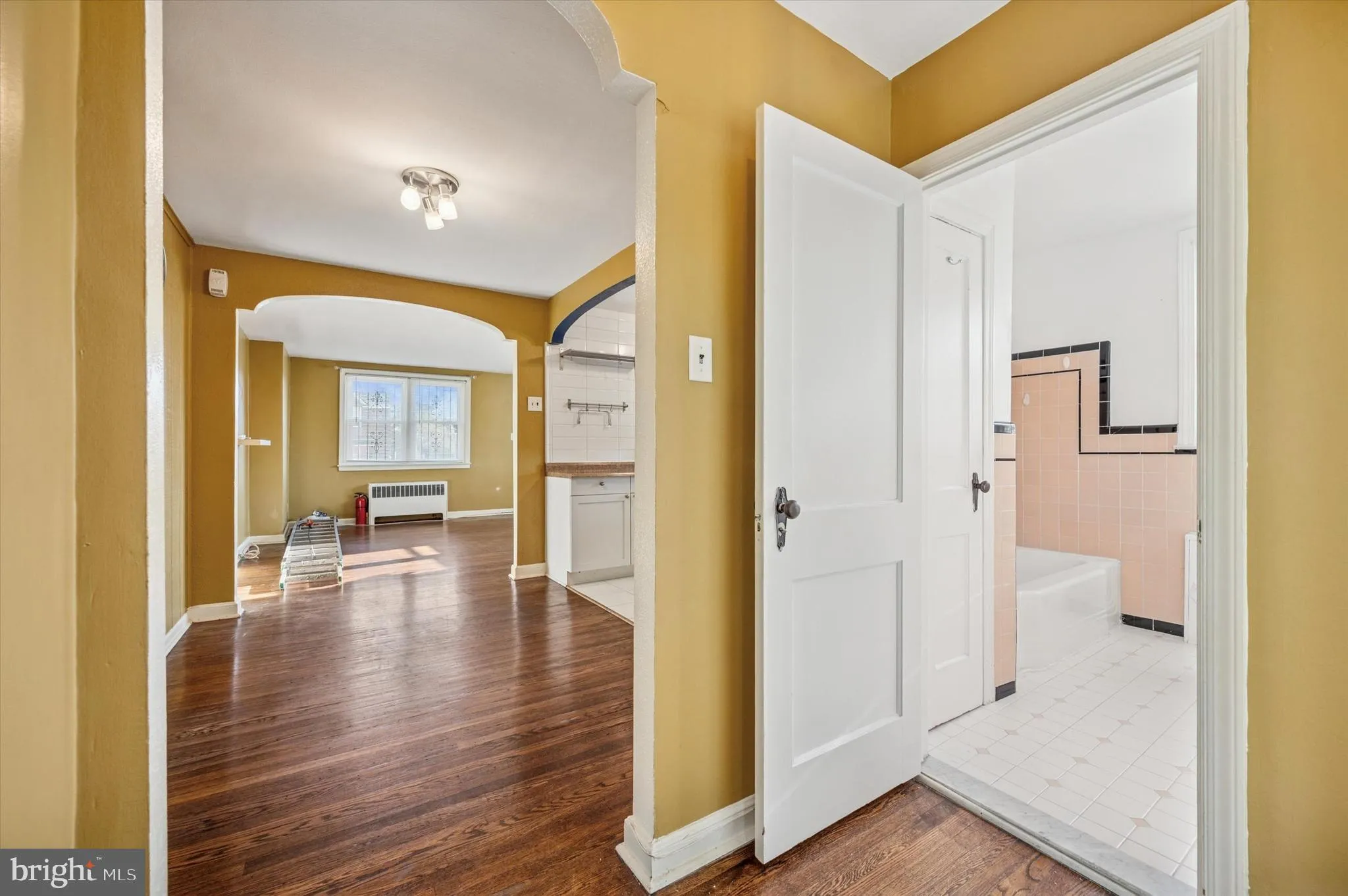 Philadelphia, Pennsylvania 19149, United States, 5 Bedrooms Bedrooms, ,Residential,Contingent,226380