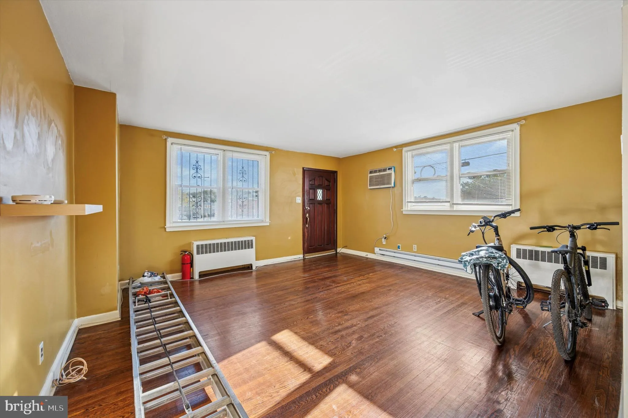 Philadelphia, Pennsylvania 19149, United States, 5 Bedrooms Bedrooms, ,Residential,Contingent,226380