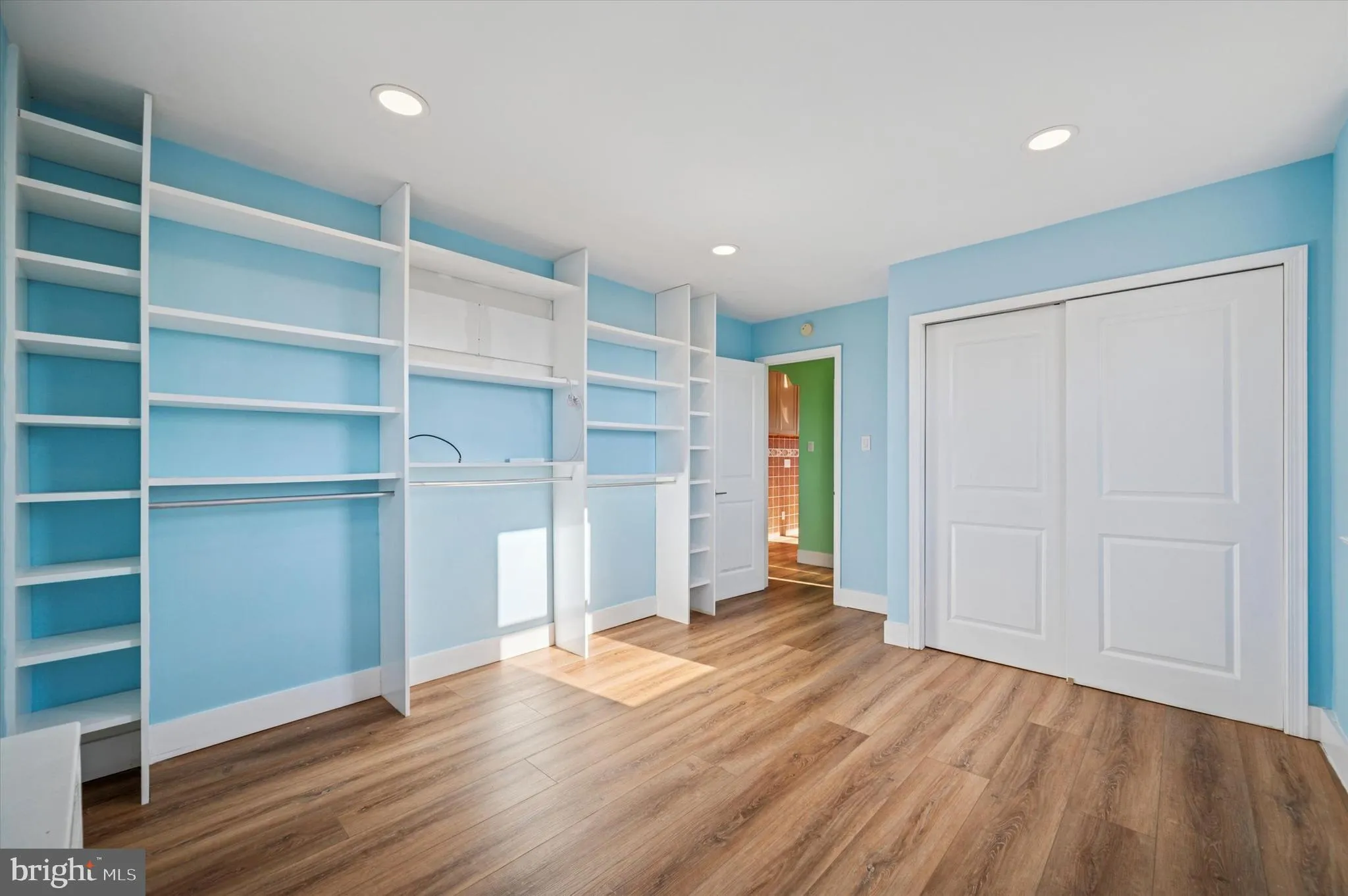 Philadelphia, Pennsylvania 19149, United States, 5 Bedrooms Bedrooms, ,Residential,Contingent,226380