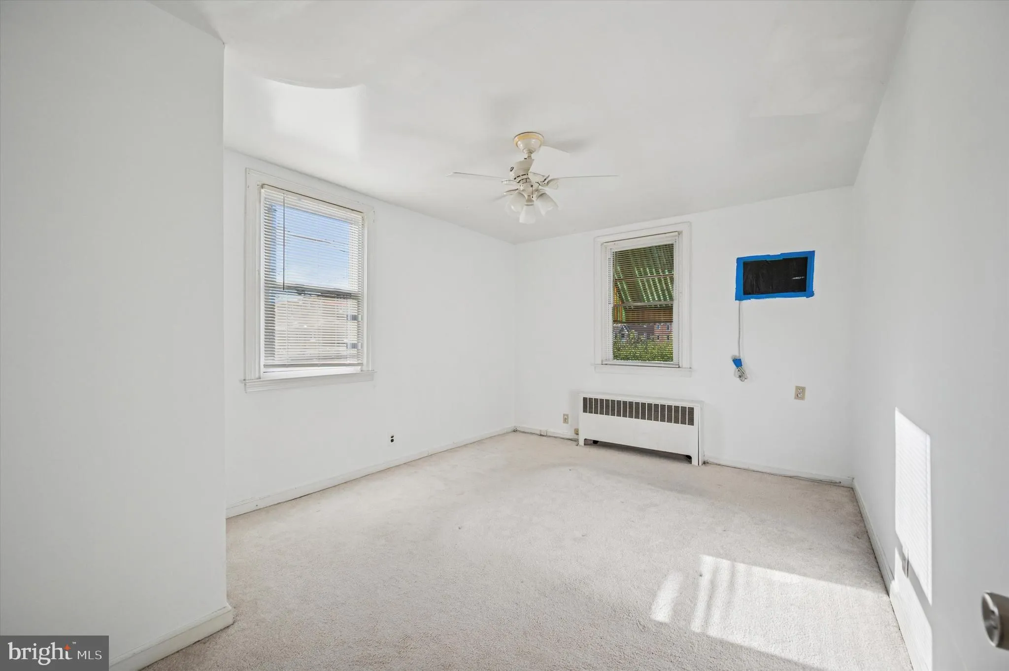 Philadelphia, Pennsylvania 19149, United States, 5 Bedrooms Bedrooms, ,Residential,Contingent,226380