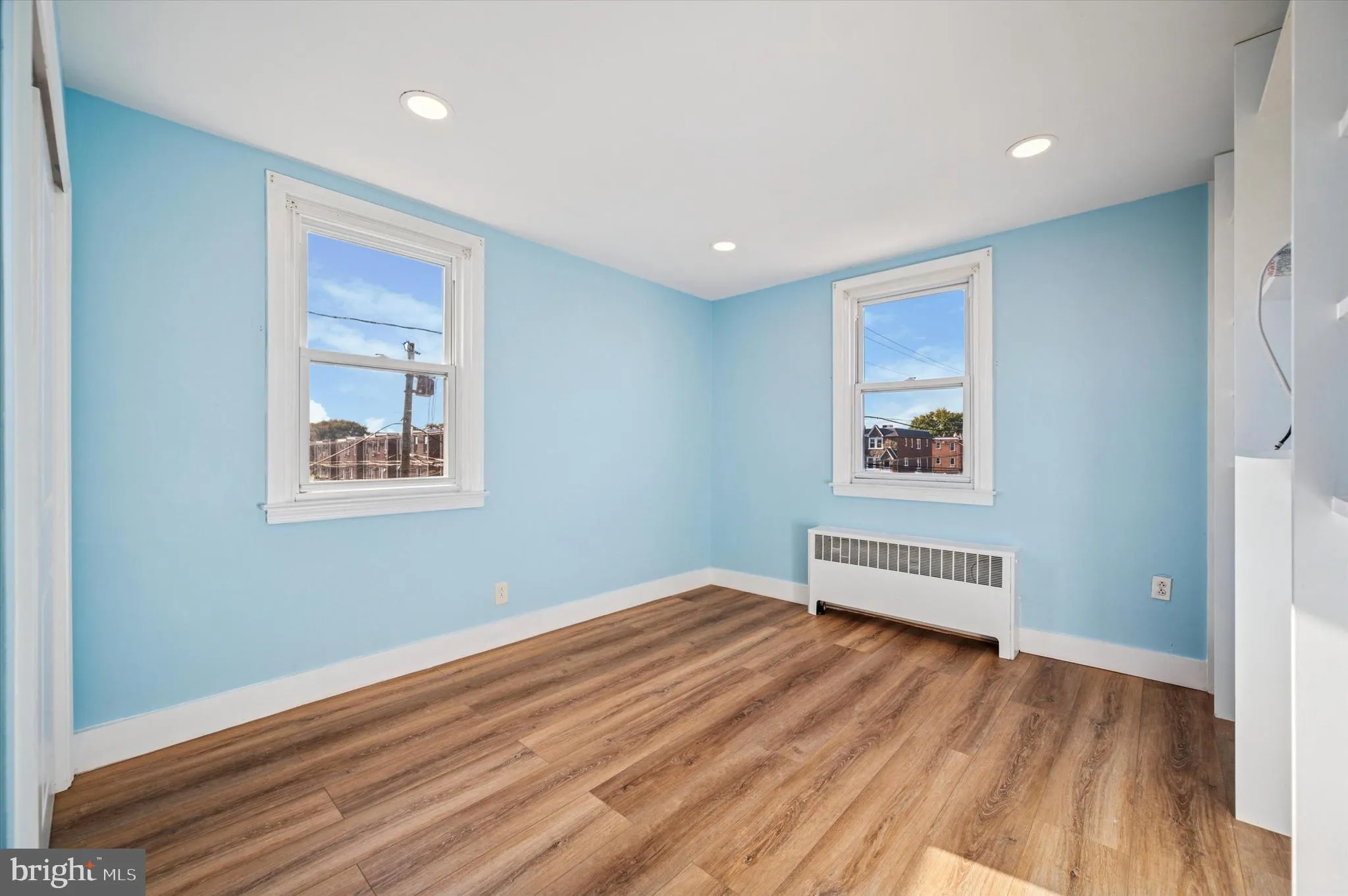 Philadelphia, Pennsylvania 19149, United States, 5 Bedrooms Bedrooms, ,Residential,Contingent,226380