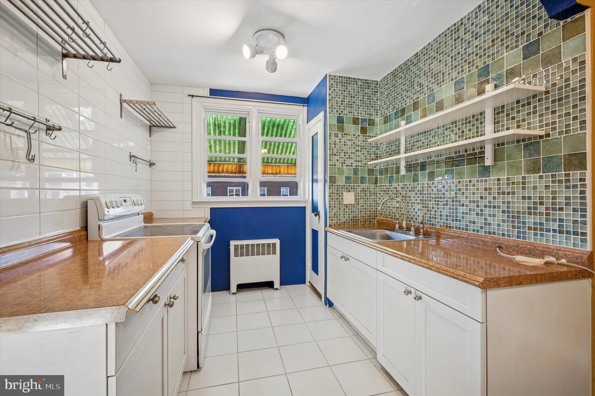 Philadelphia, Pennsylvania 19149, United States, 5 Bedrooms Bedrooms, ,Residential,Contingent,226380