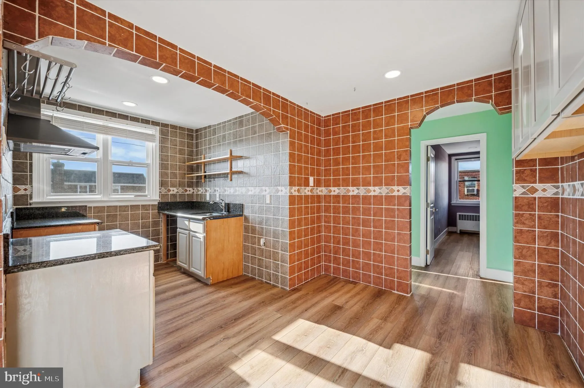 Philadelphia, Pennsylvania 19149, United States, 5 Bedrooms Bedrooms, ,Residential,Contingent,226380