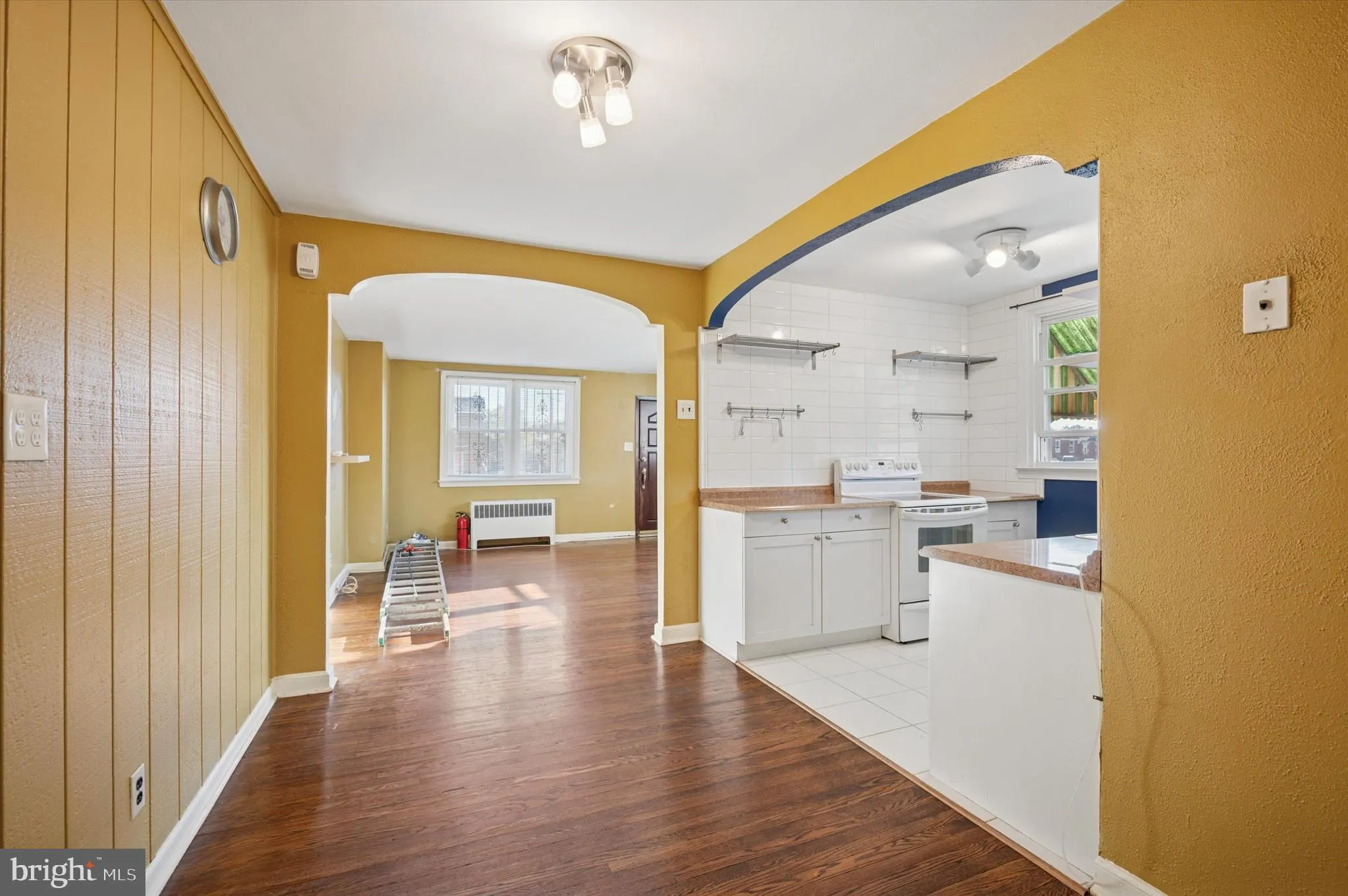 Philadelphia, Pennsylvania 19149, United States, 5 Bedrooms Bedrooms, ,Residential,Contingent,226380