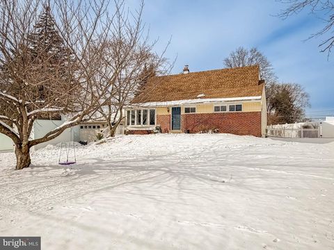 Homes For Sale - 60 Caledonia Drive<br/> WARMINSTER, PA 18974