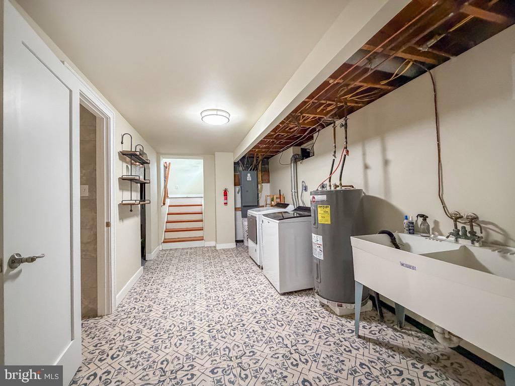 CASEY GDNS - Residential