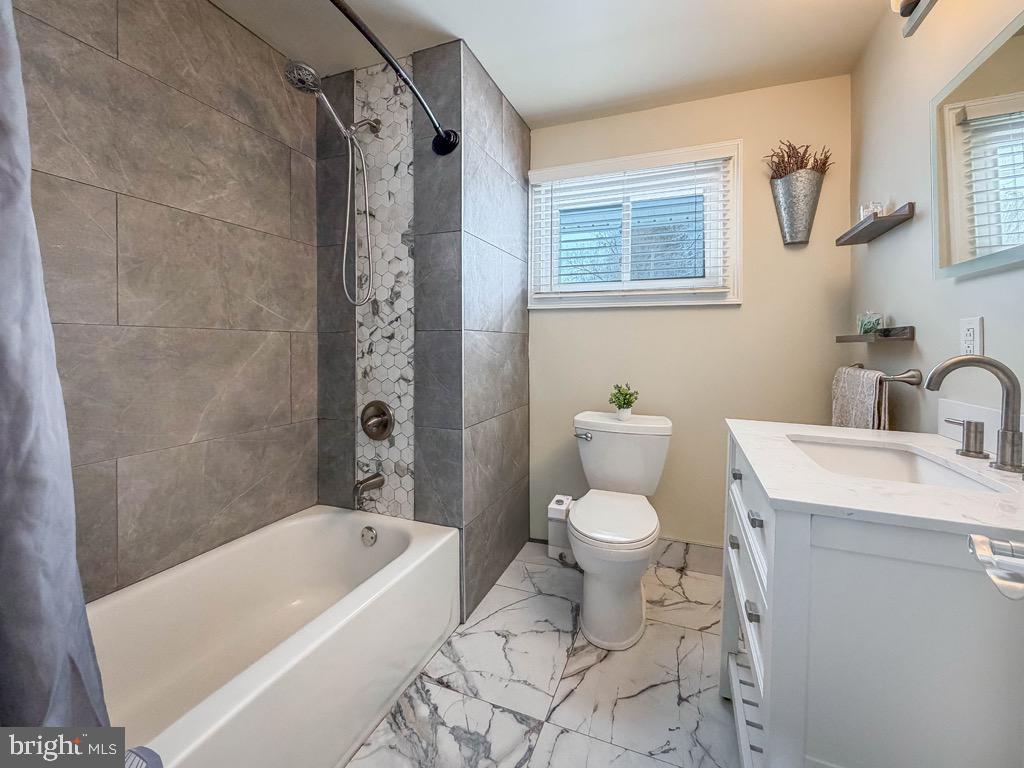 CASEY GDNS - Residential