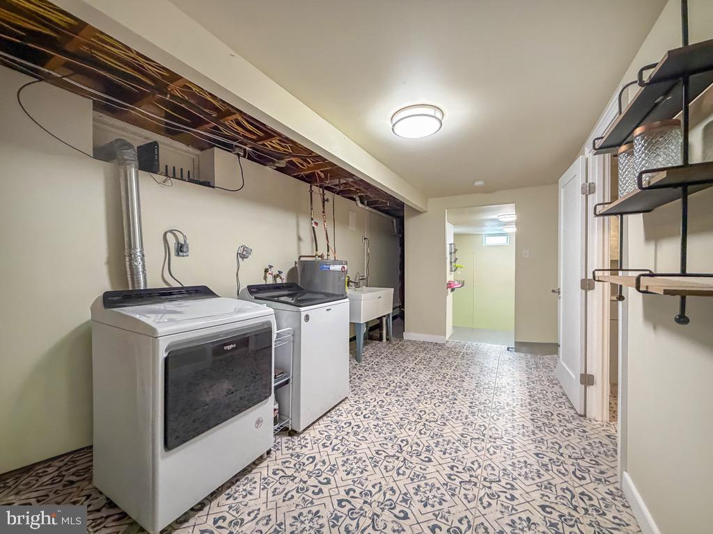 CASEY GDNS - Residential