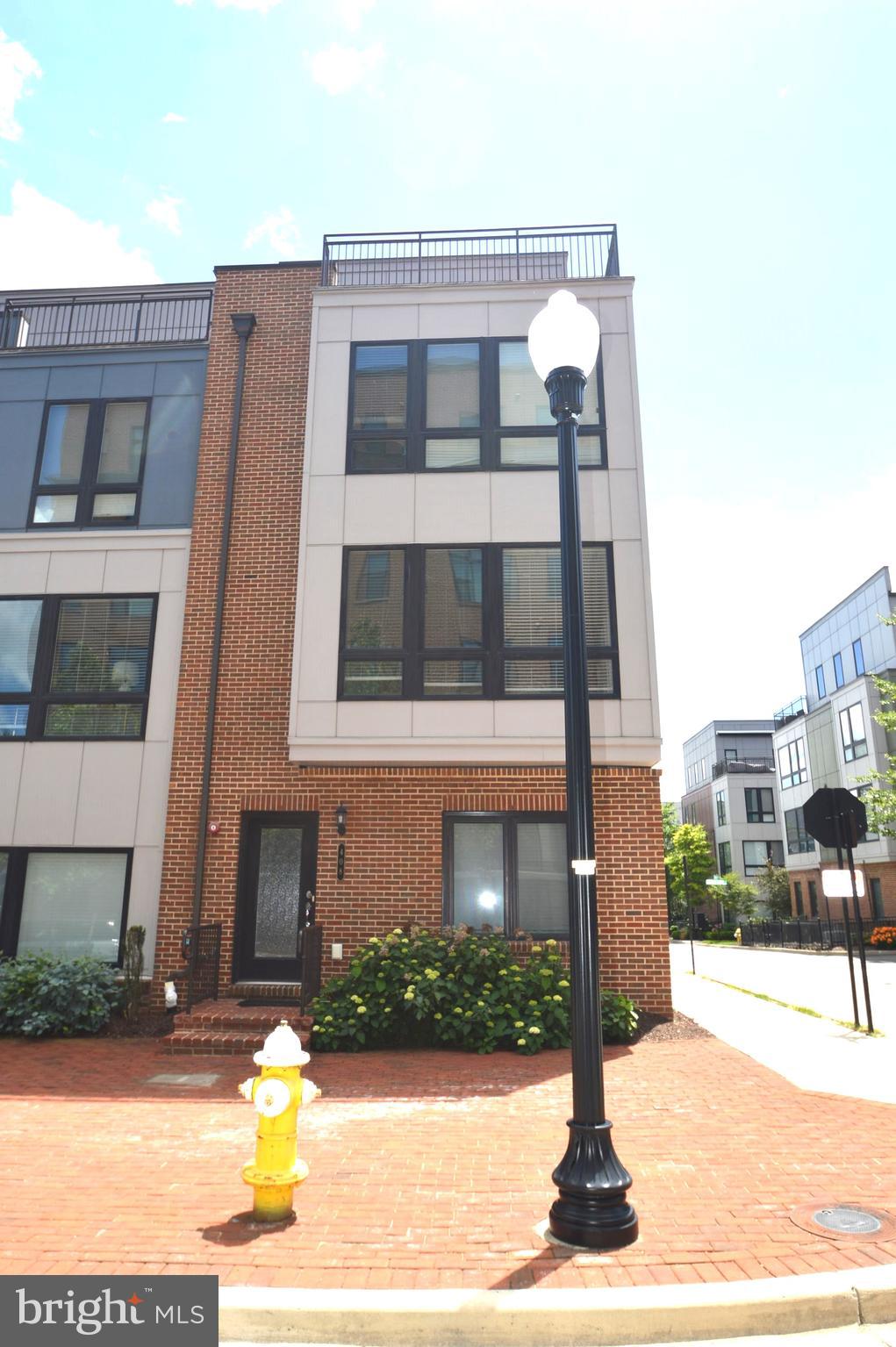 CAMERON PARK - Residential Lease