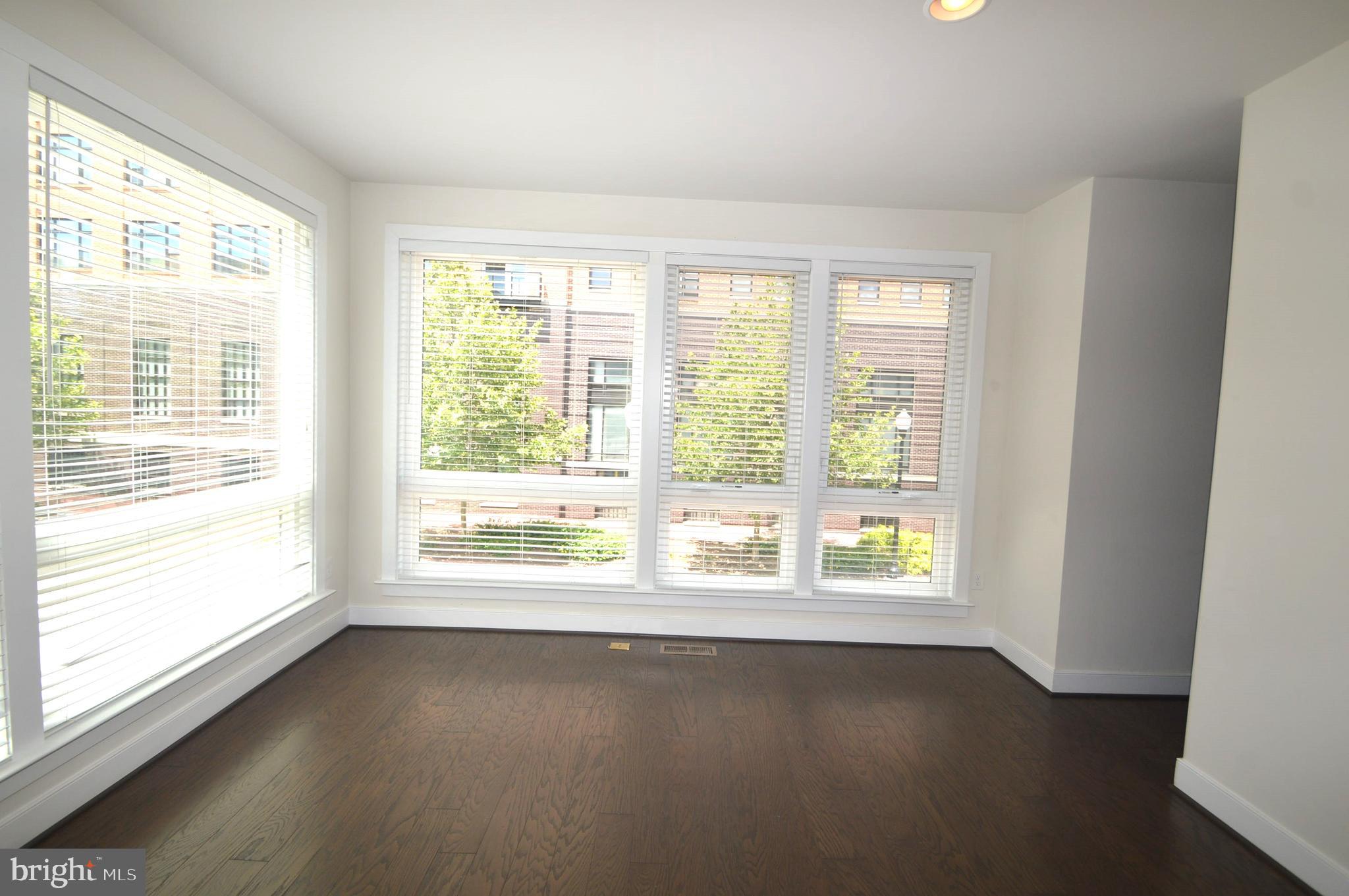 CAMERON PARK - Residential Lease