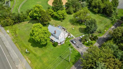 Photo of 12115 Braddock Rd, FAIRFAX, VA 22030 (MLS # VAFX2314042)