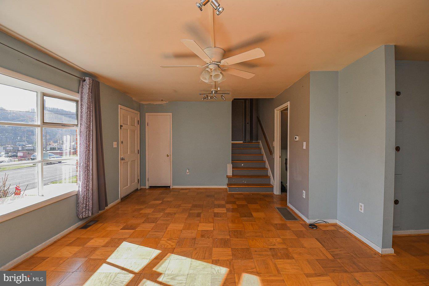 AIRPORT ADDITION - Residential Lease