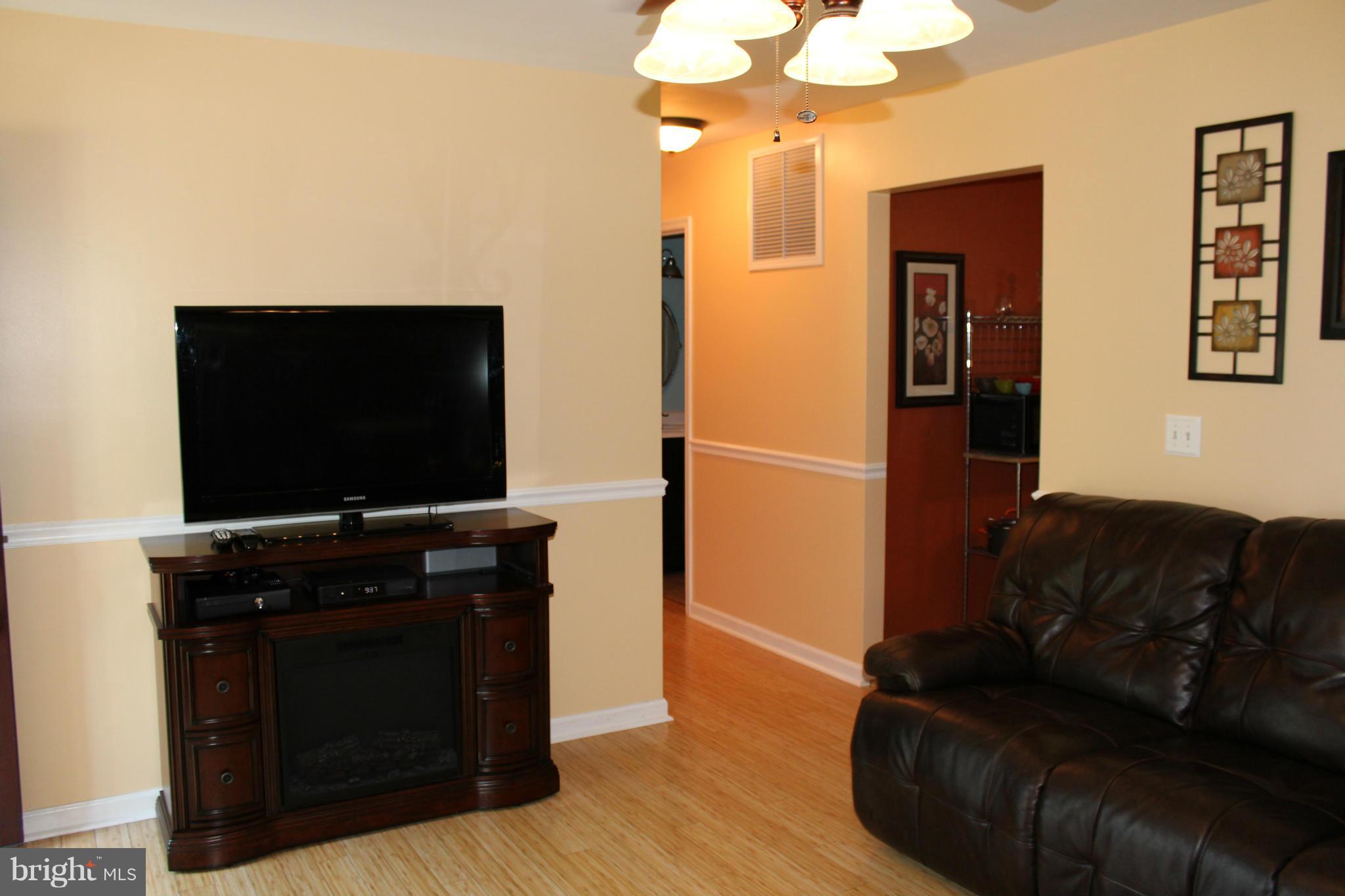 DEVONNE WOODS - Residential Lease