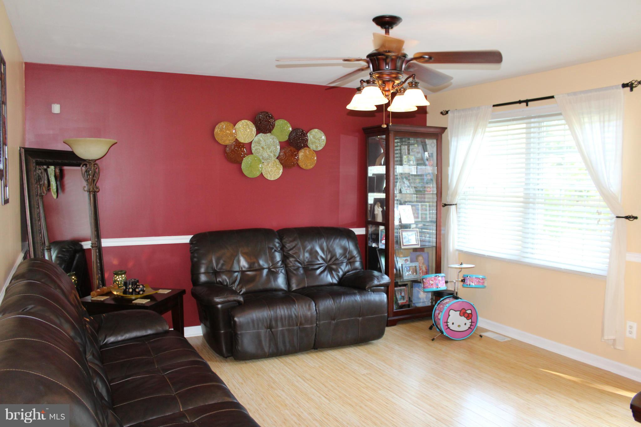 DEVONNE WOODS - Residential Lease