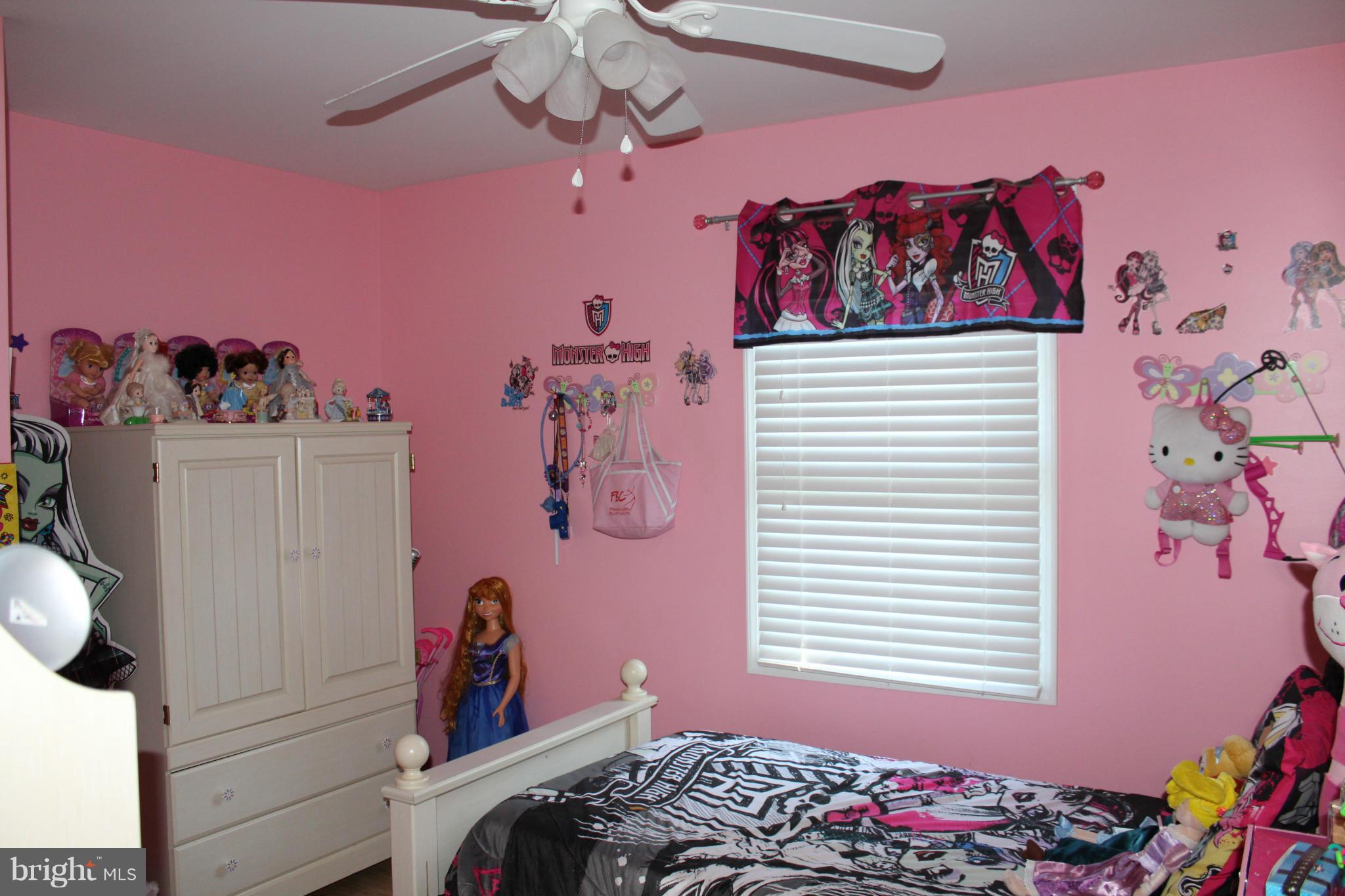 DEVONNE WOODS - Residential Lease