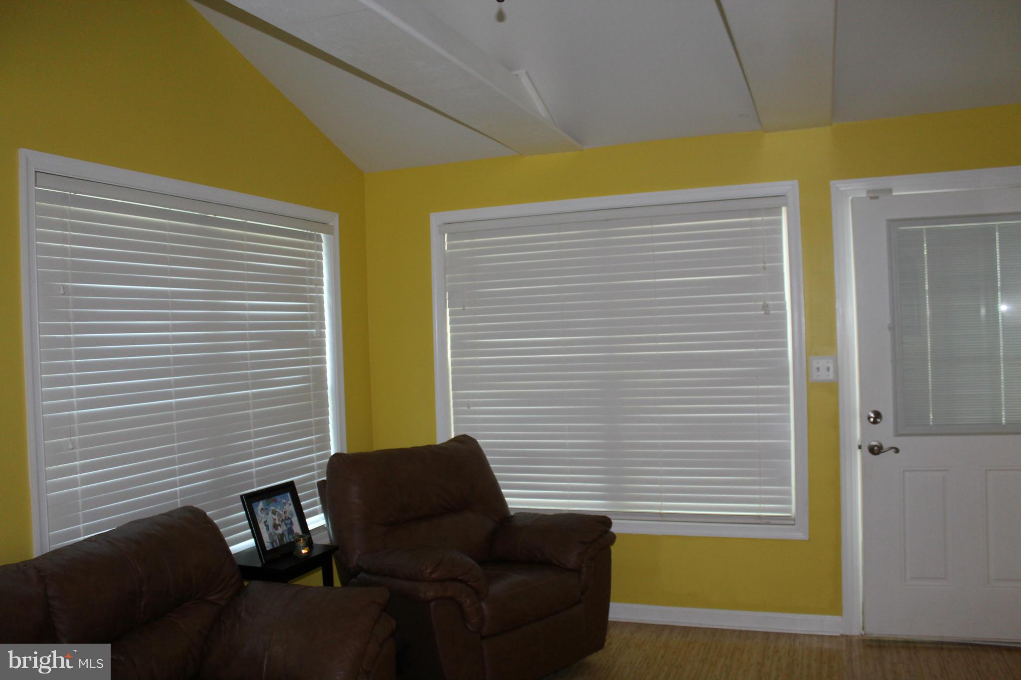 DEVONNE WOODS - Residential Lease