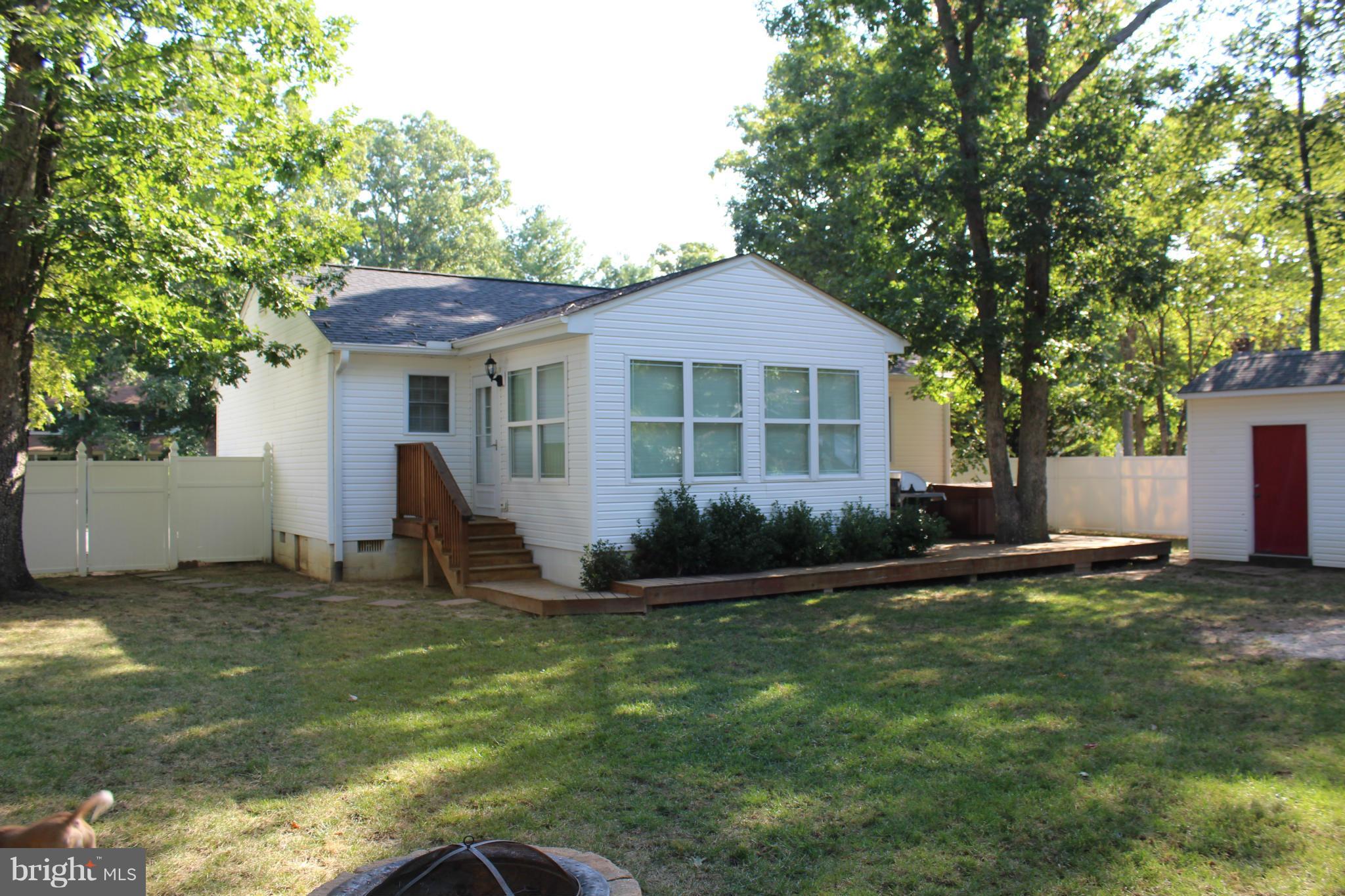 DEVONNE WOODS - Residential Lease