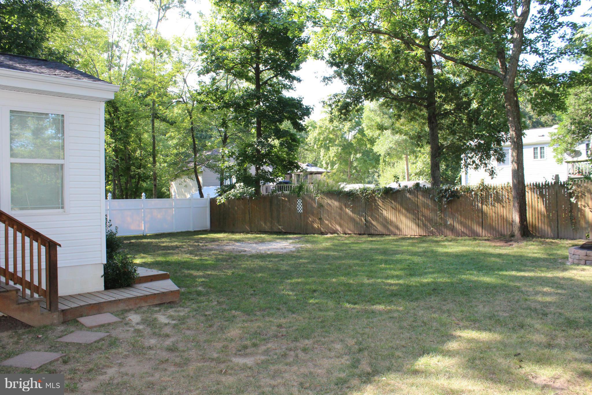 DEVONNE WOODS - Residential Lease